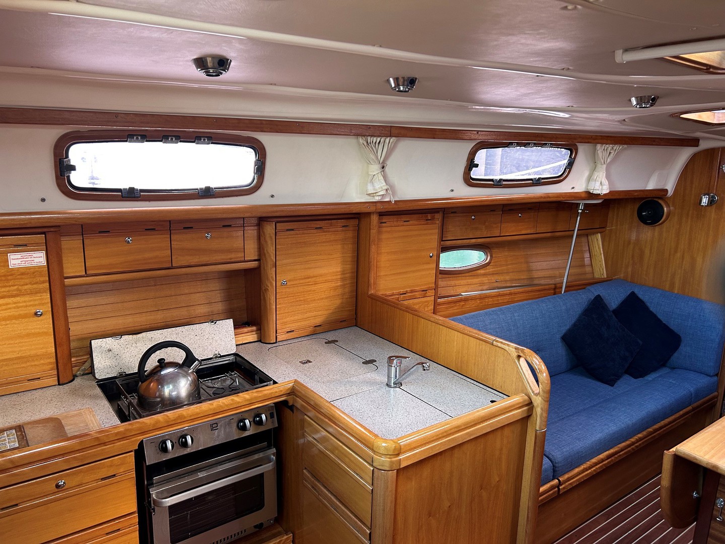 2007 Bavaria 37 image 5