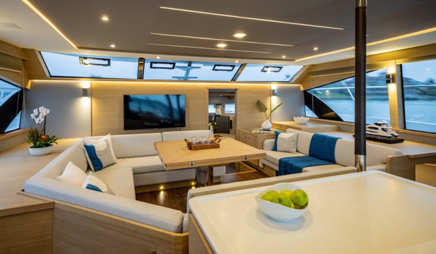Aquila 54 Power Catamaran image 13