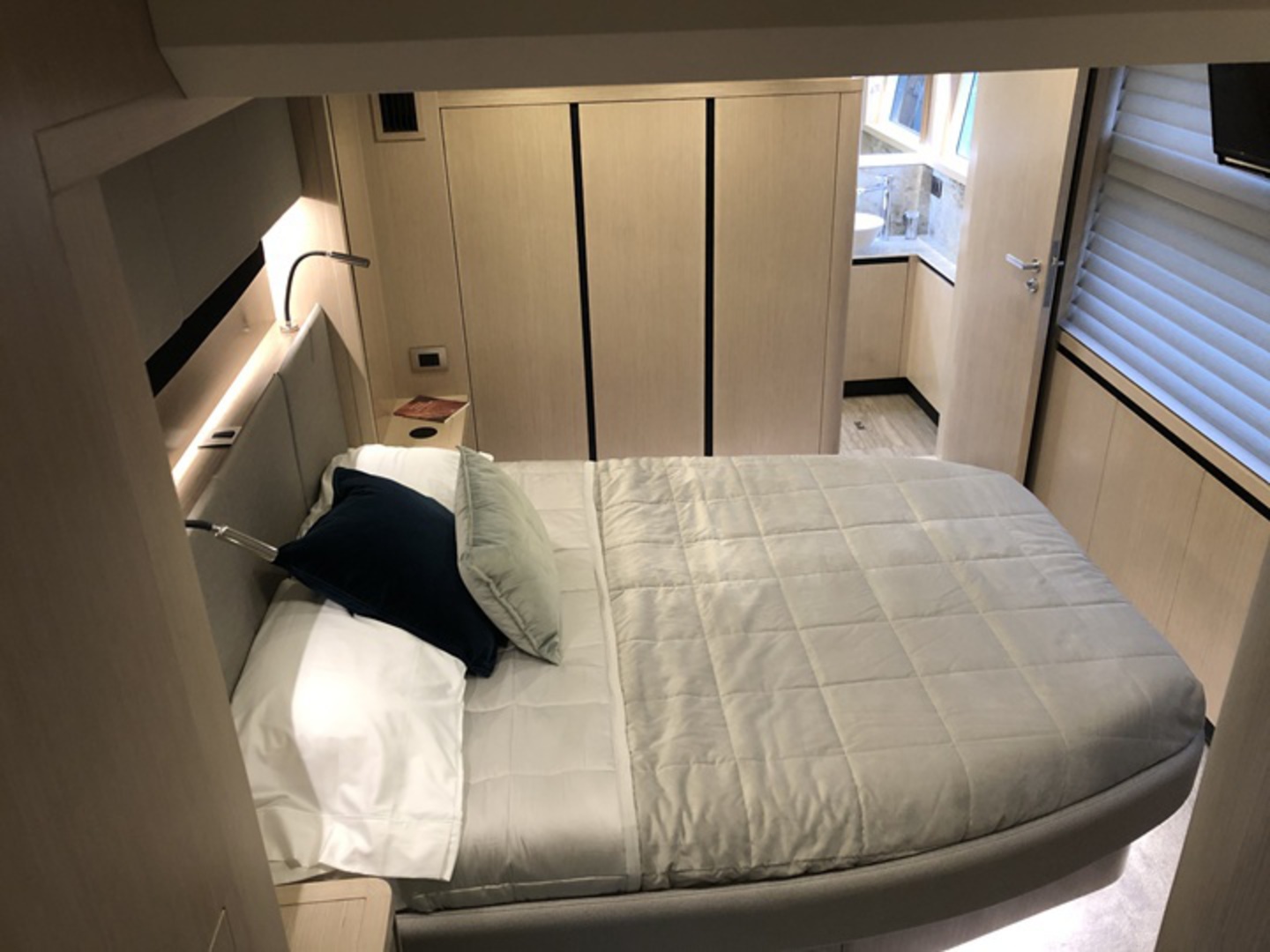 Aquila 70 Power Catamaran image 22