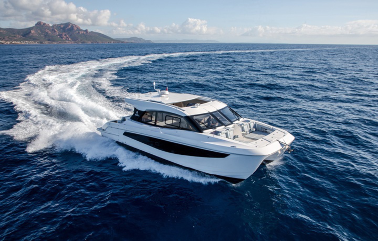 Aquila 42 Coupe Power Catamaran image 1