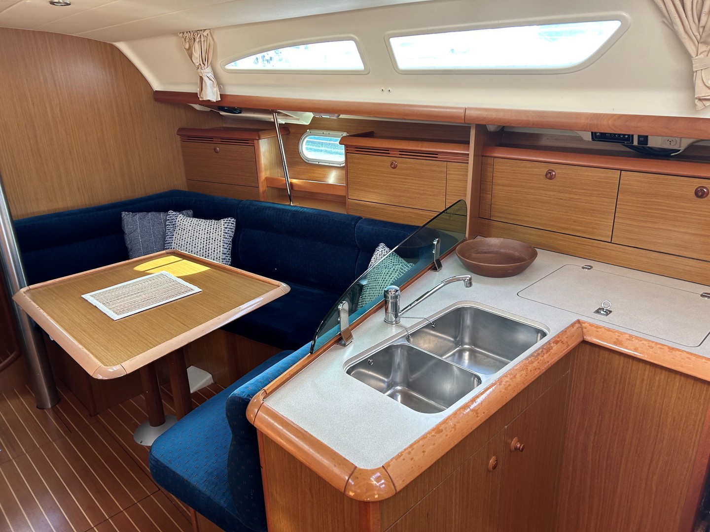 Jeanneau 37 Sun Odyssey -2006 image 4