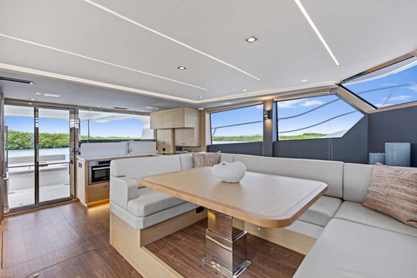 Aquila 50 Power Catamaran image 13