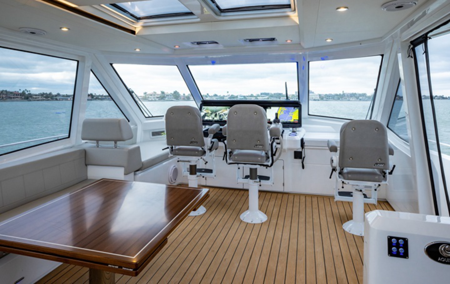 Aquila 70 Power Catamaran image 9