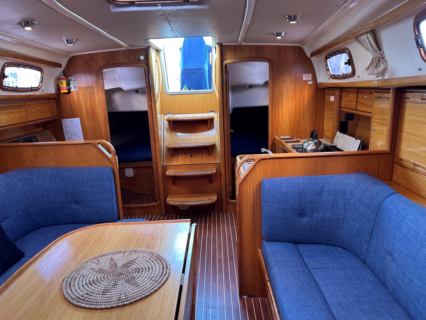 2007 Bavaria 37 image 2