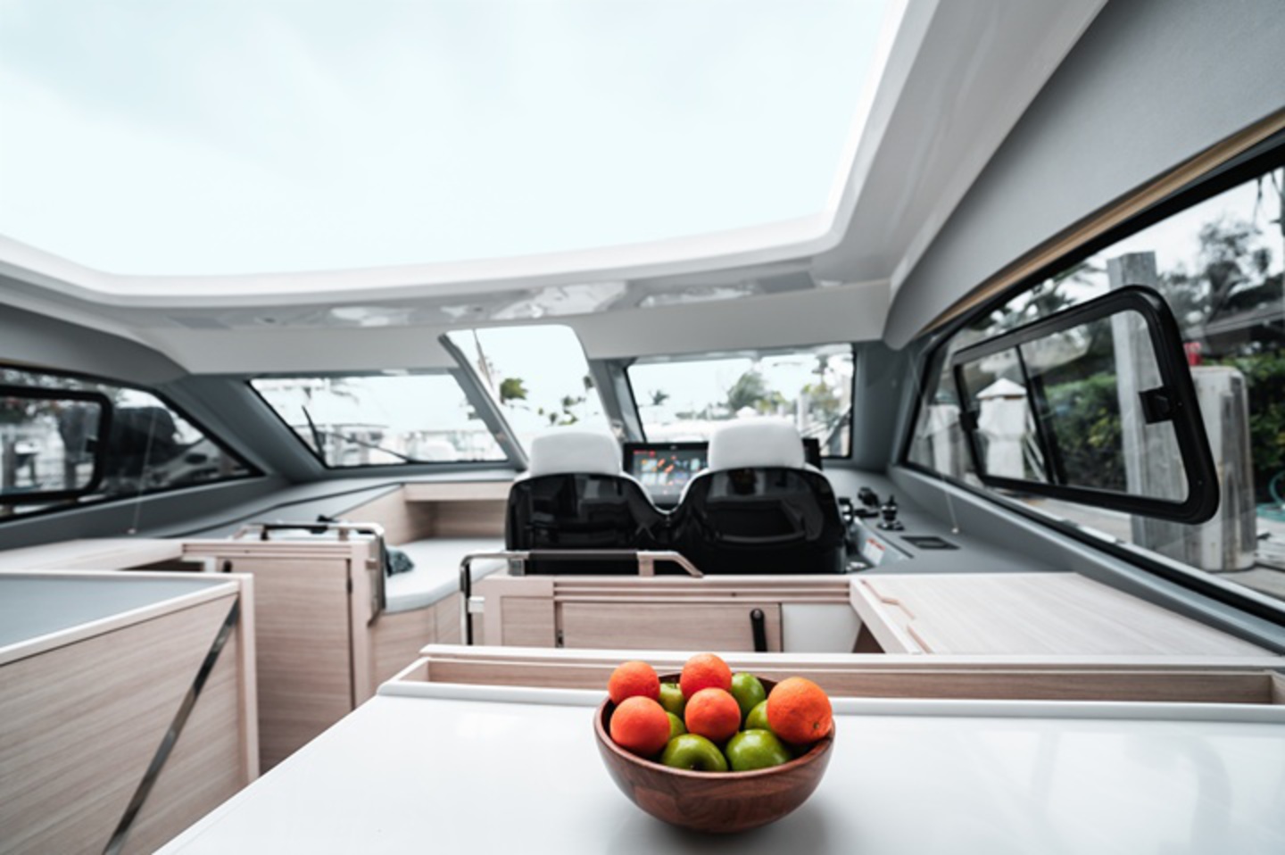 Aquila 42 Coupe Power Catamaran image 9