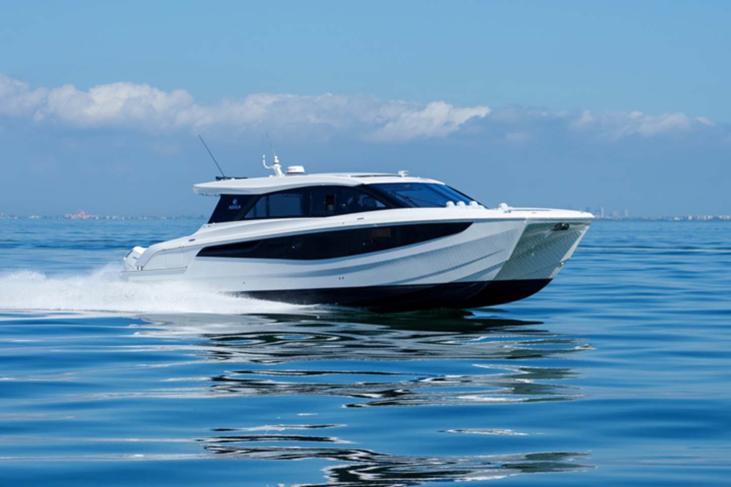 Aquila 46 Coupe Power Catamaran image 2