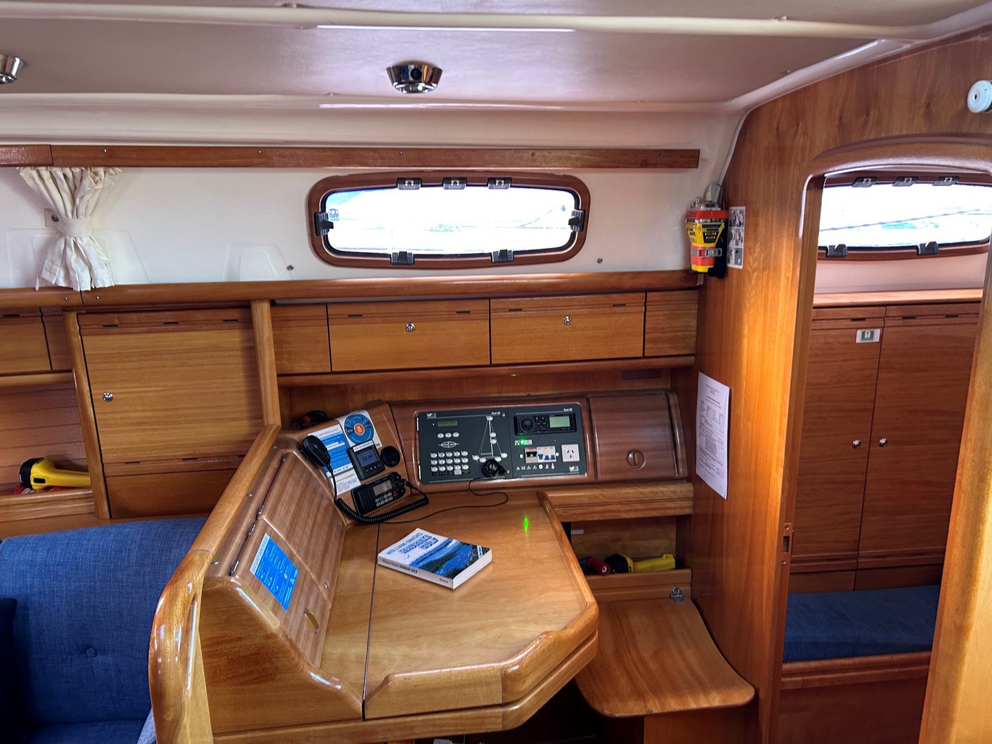 2007 Bavaria 37 image 4
