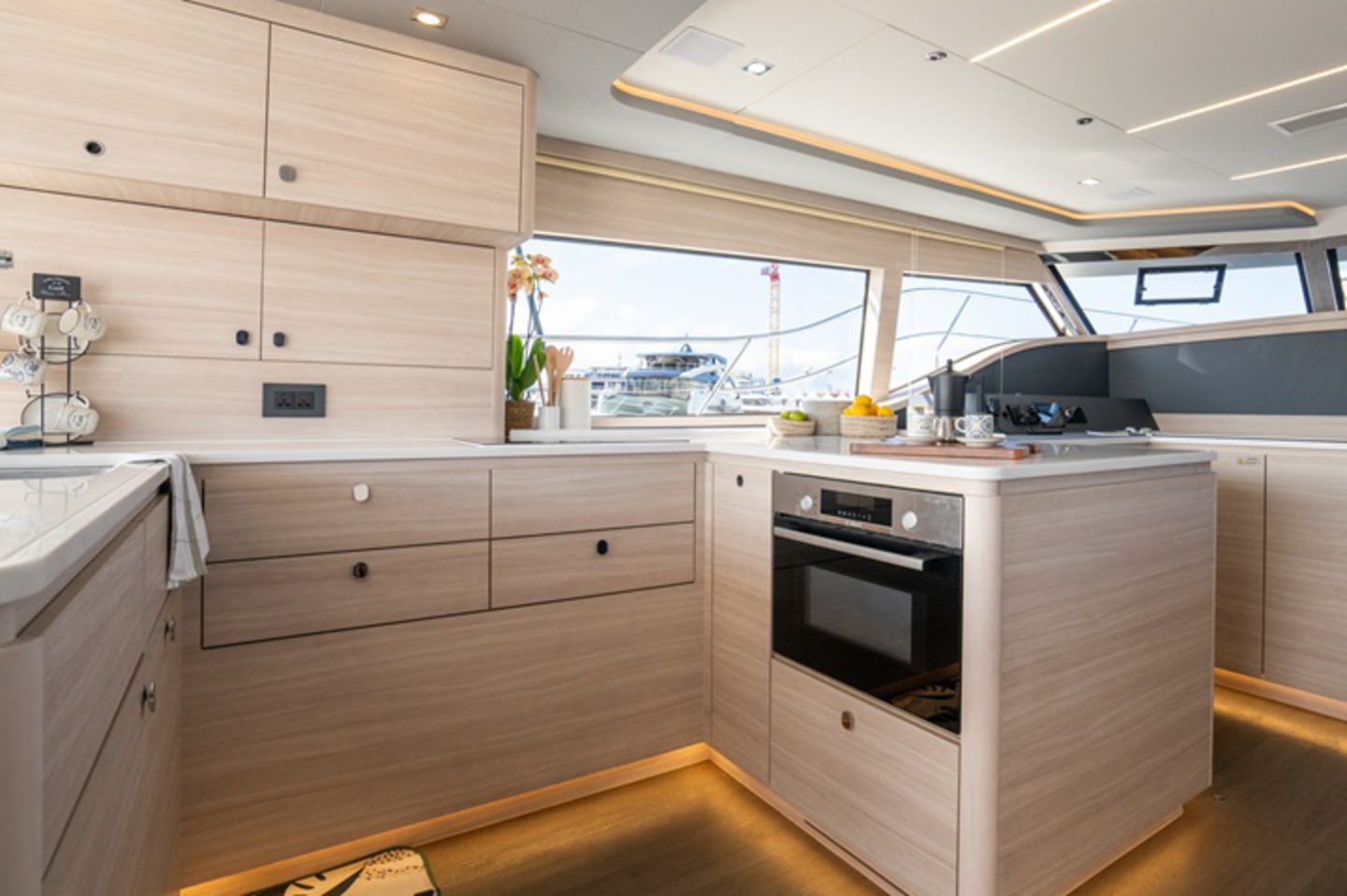 Aquila 46 Power Catamaran image 10