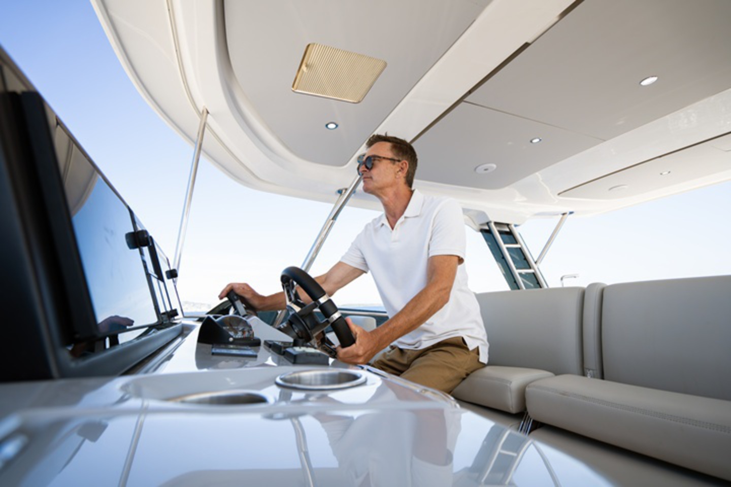Aquila 46 Power Catamaran image 2