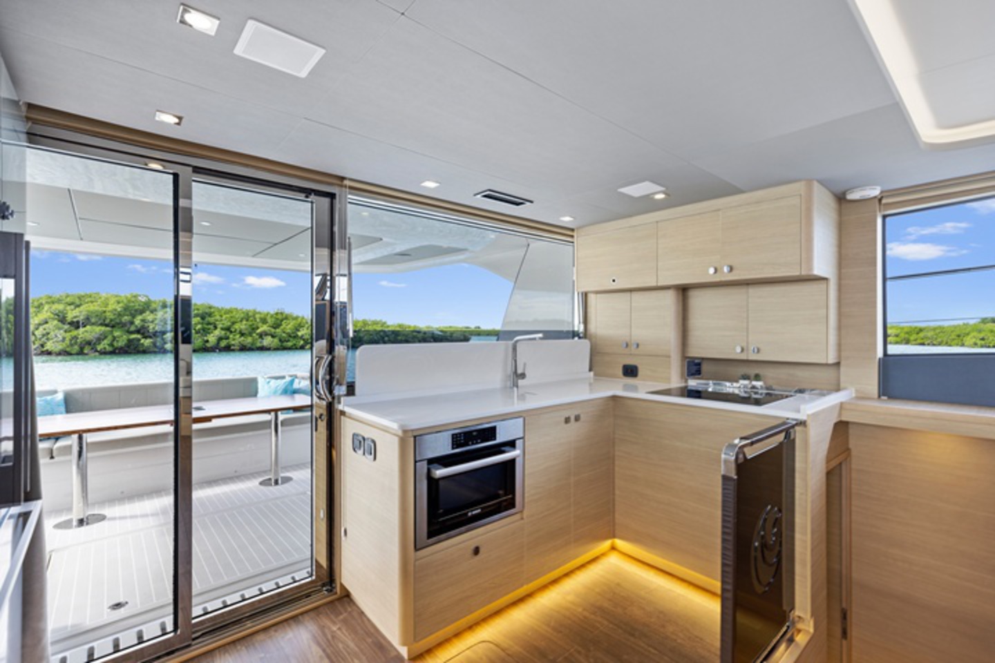 Aquila 50 Power Catamaran image 14