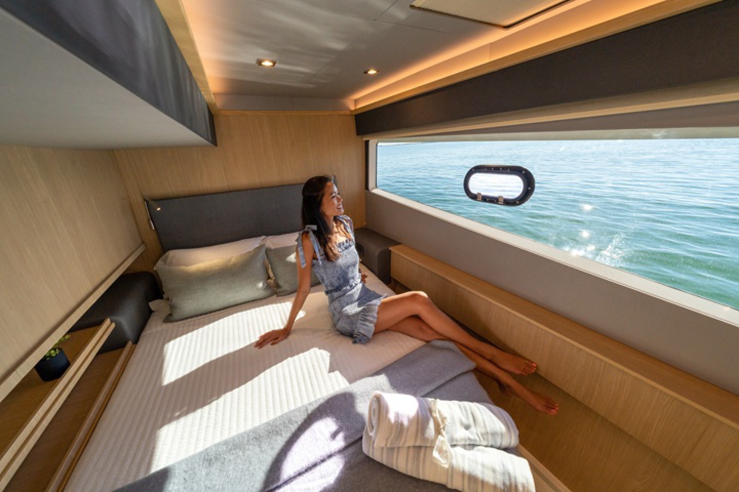 Aquila 42 Power Catamaran image 7