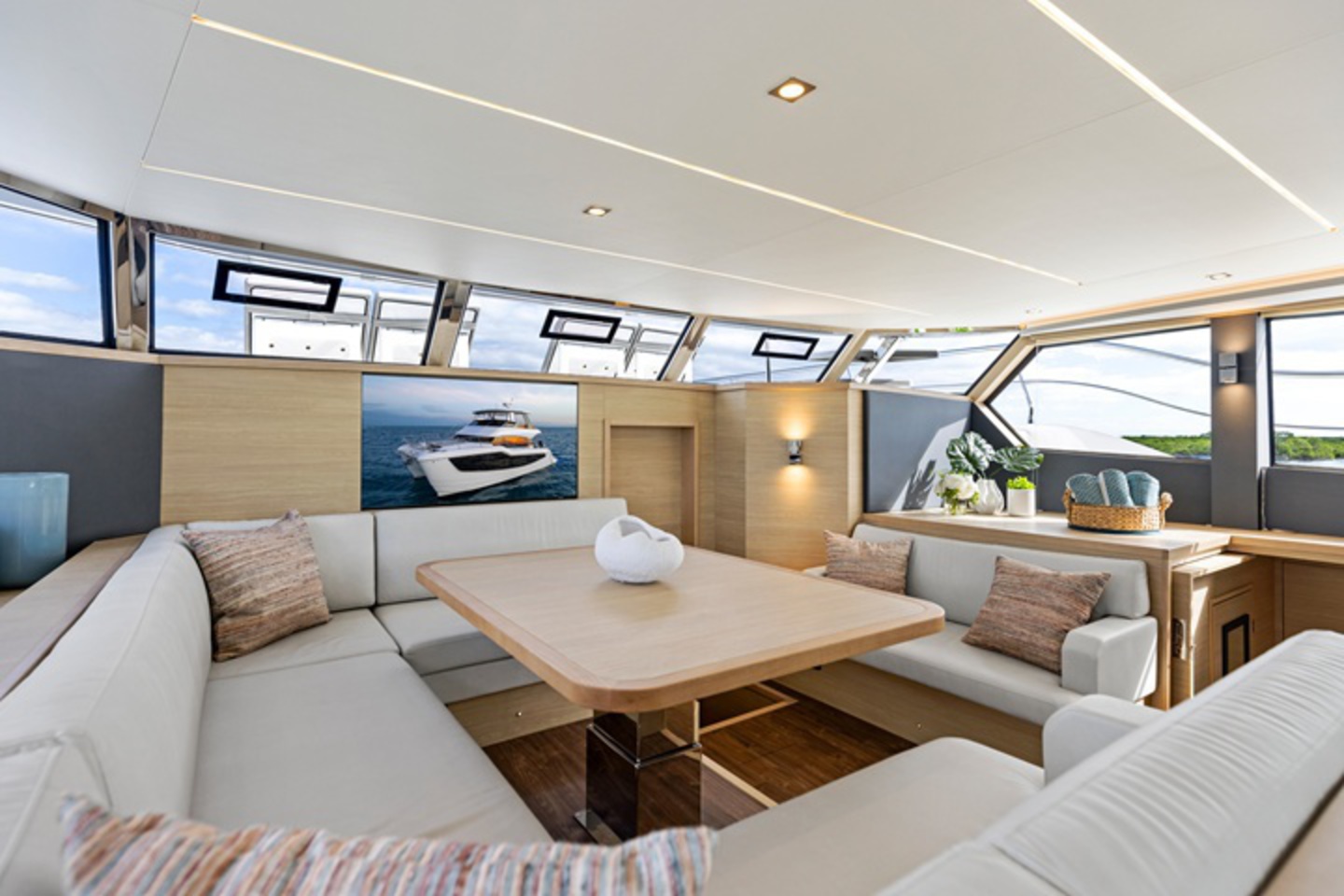 Aquila 50 Power Catamaran image 12