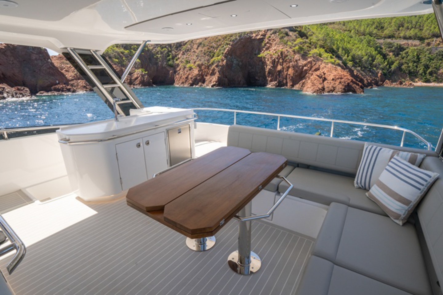 Aquila 46 Power Catamaran image 5