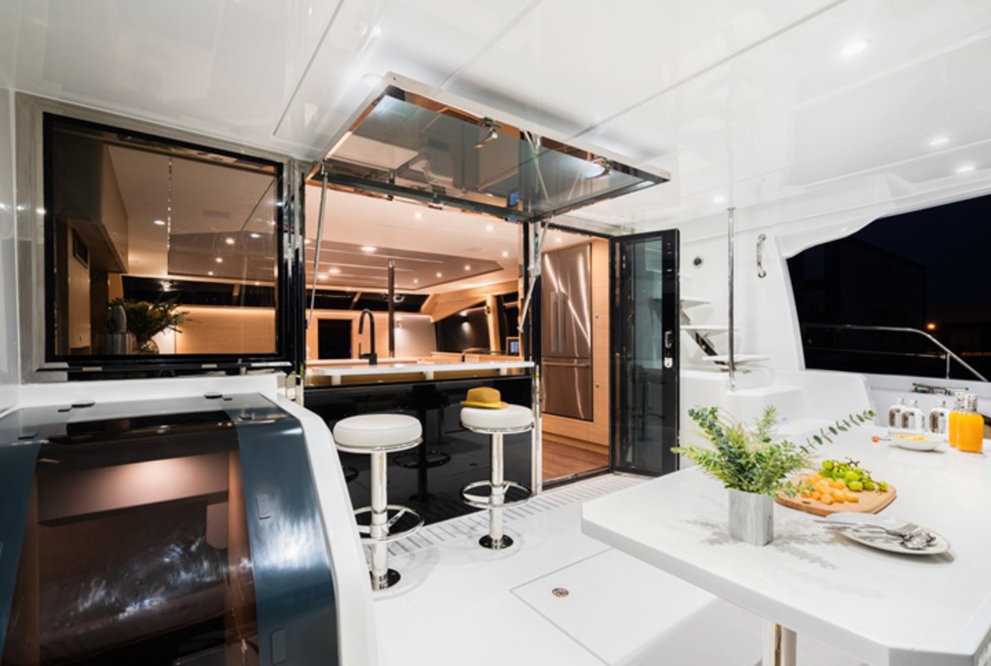 Aquila 54 Power Catamaran image 10