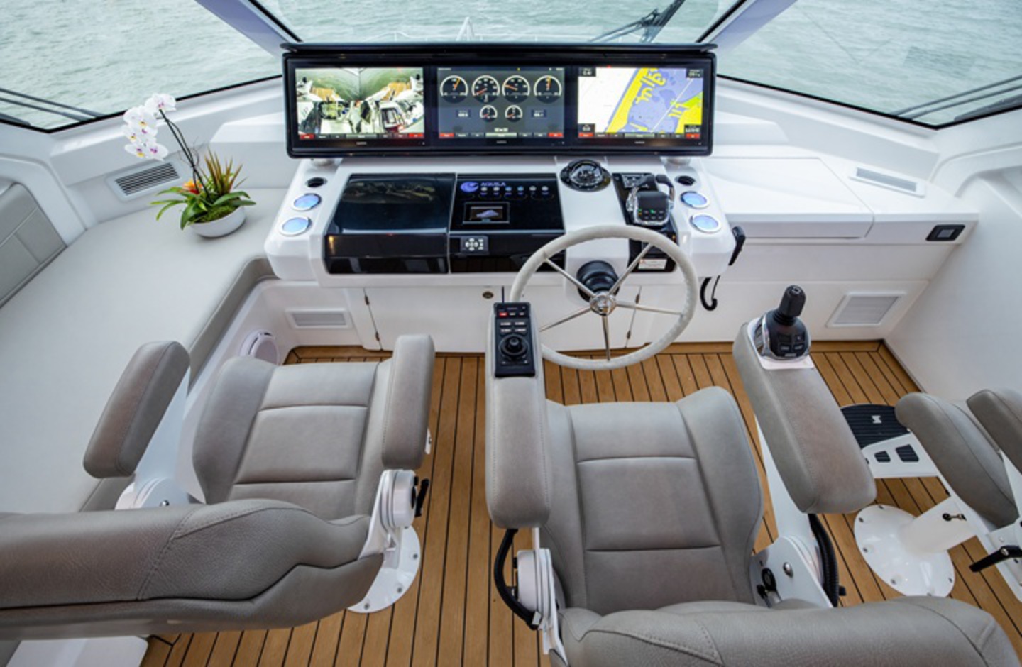 Aquila 70 Power Catamaran image 8
