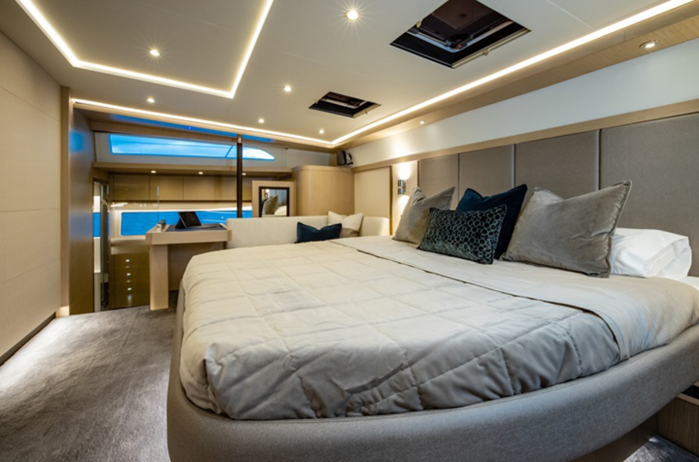 Aquila 70 Power Catamaran image 18
