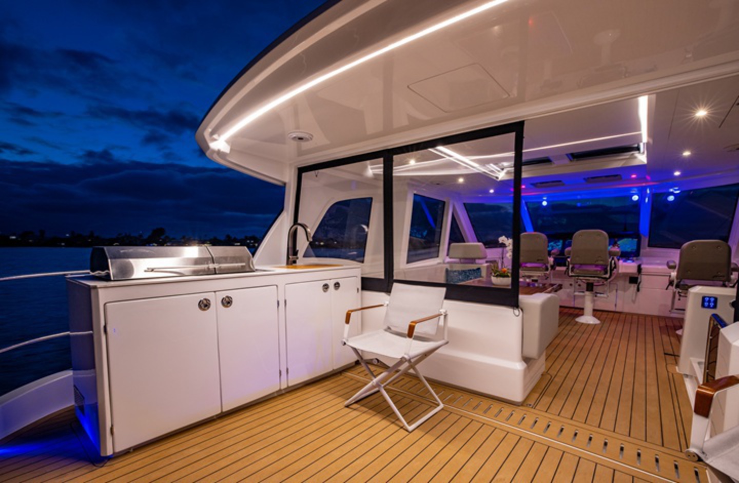 Aquila 70 Power Catamaran image 11