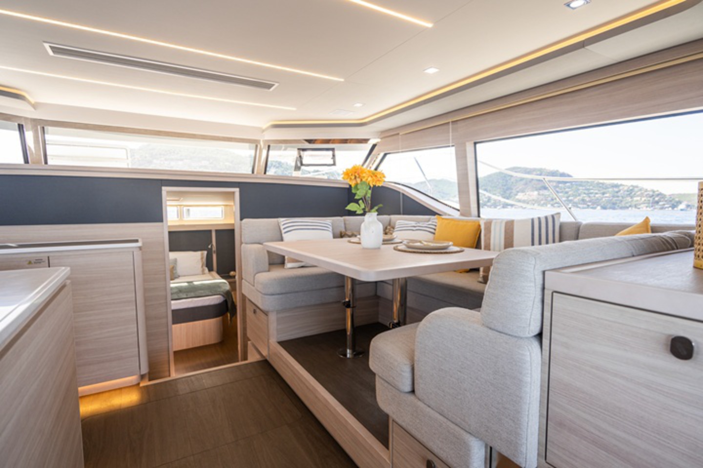 Aquila 46 Power Catamaran image 9