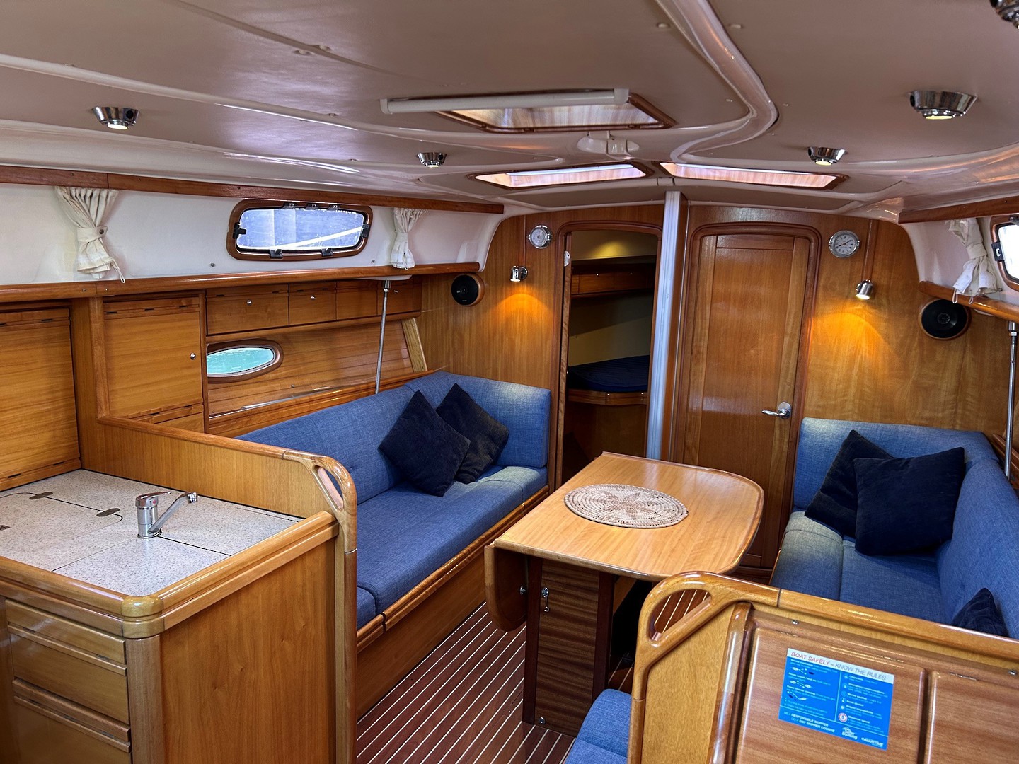 2007 Bavaria 37 image 10