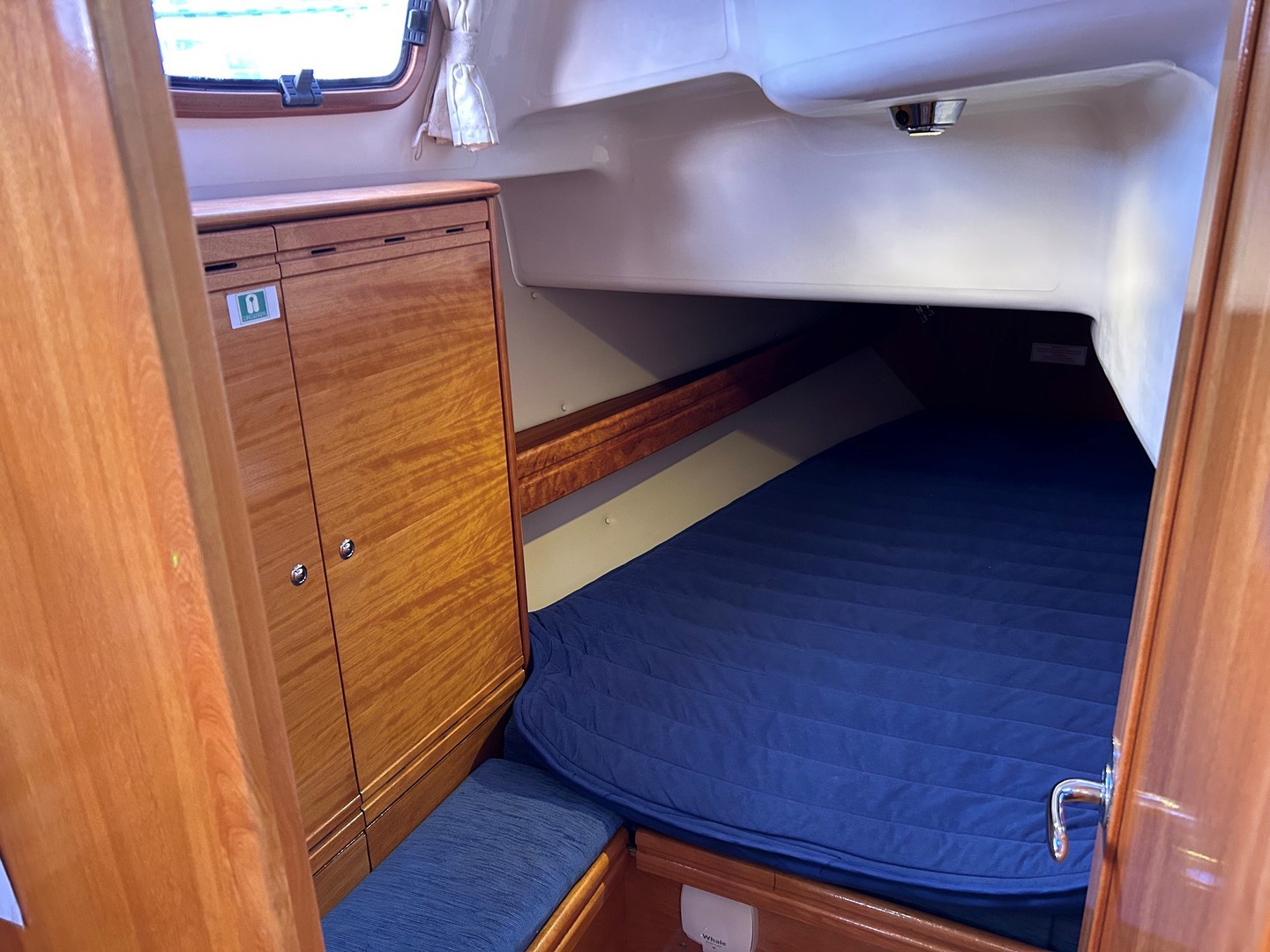2007 Bavaria 37 image 8