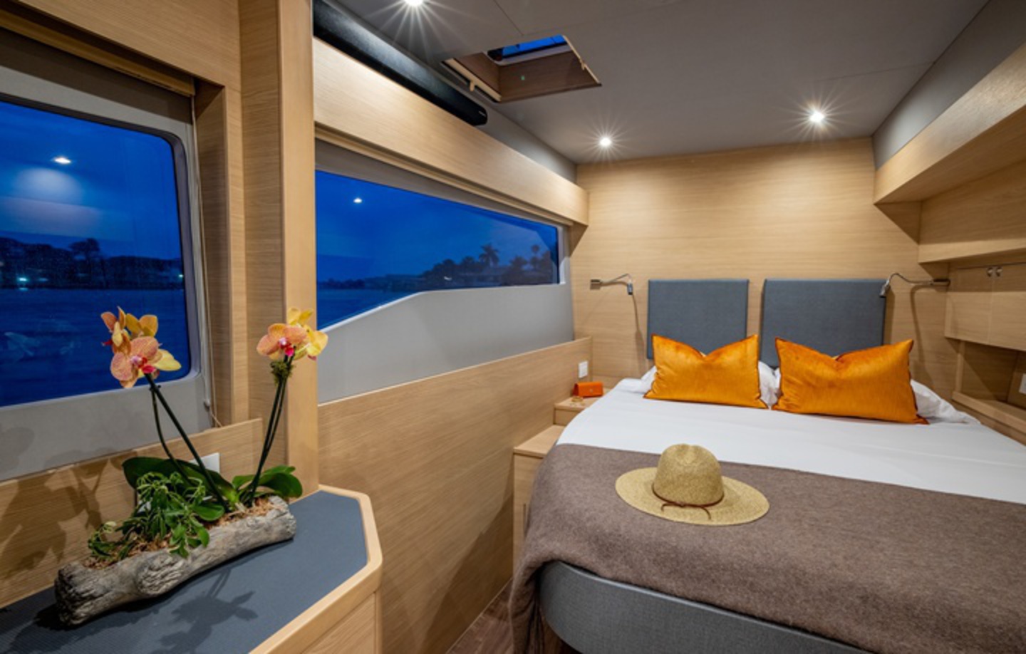 Aquila 54 Power Catamaran image 16