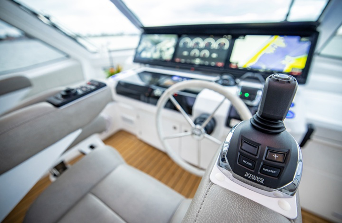 Aquila 70 Power Catamaran image 10