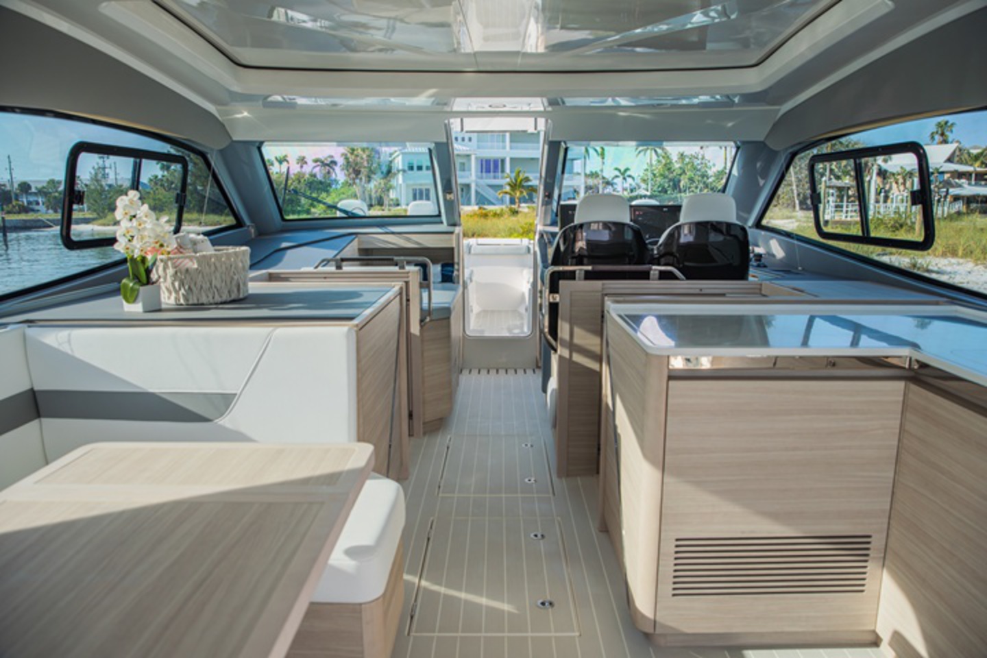Aquila 42 Coupe Power Catamaran image 7