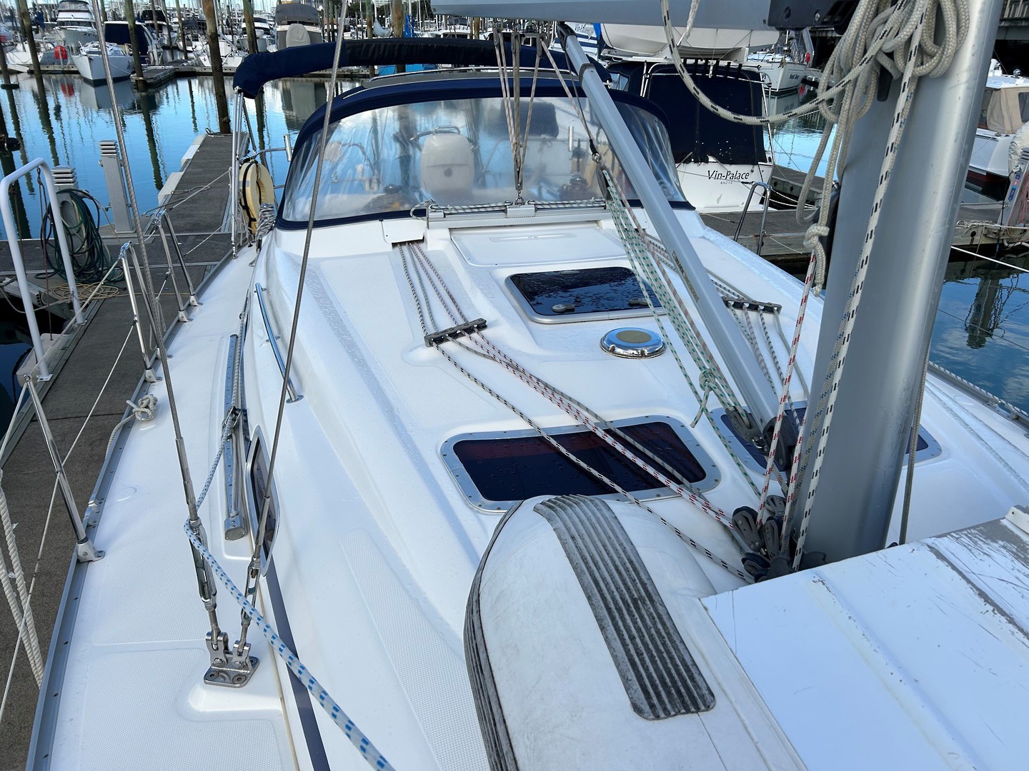 2007 Bavaria 37 image 22