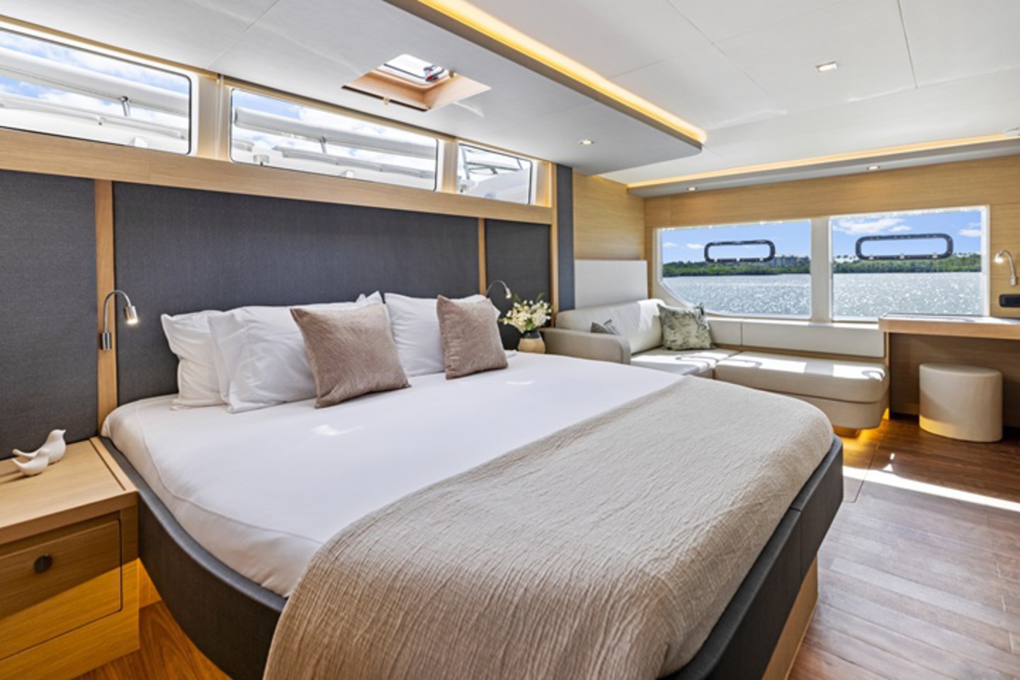 Aquila 50 Power Catamaran image 15