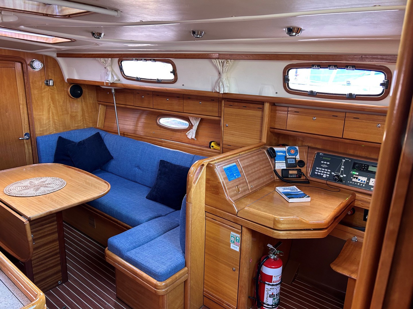 2007 Bavaria 37 image 3