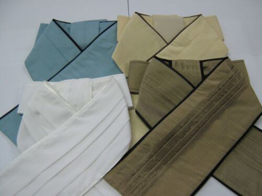 Pre-tied Silk Stocks image 0