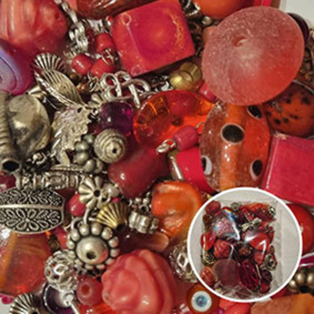 Queen Mum's Destash Glass Bead MIX  - Red potpourri image 0