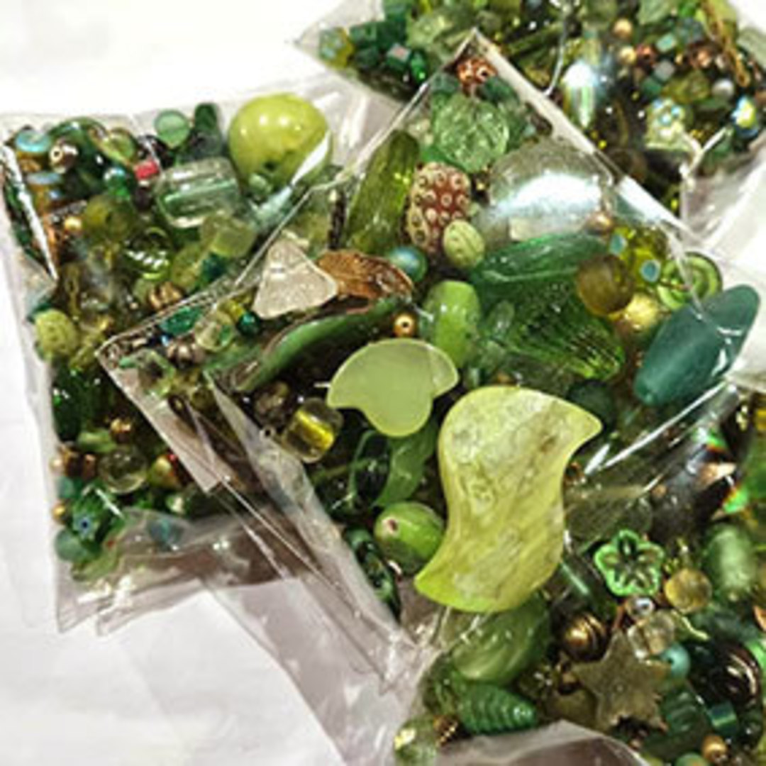 Queen Mum's Destash Glass Bead MIX  - Green potpourri image 1