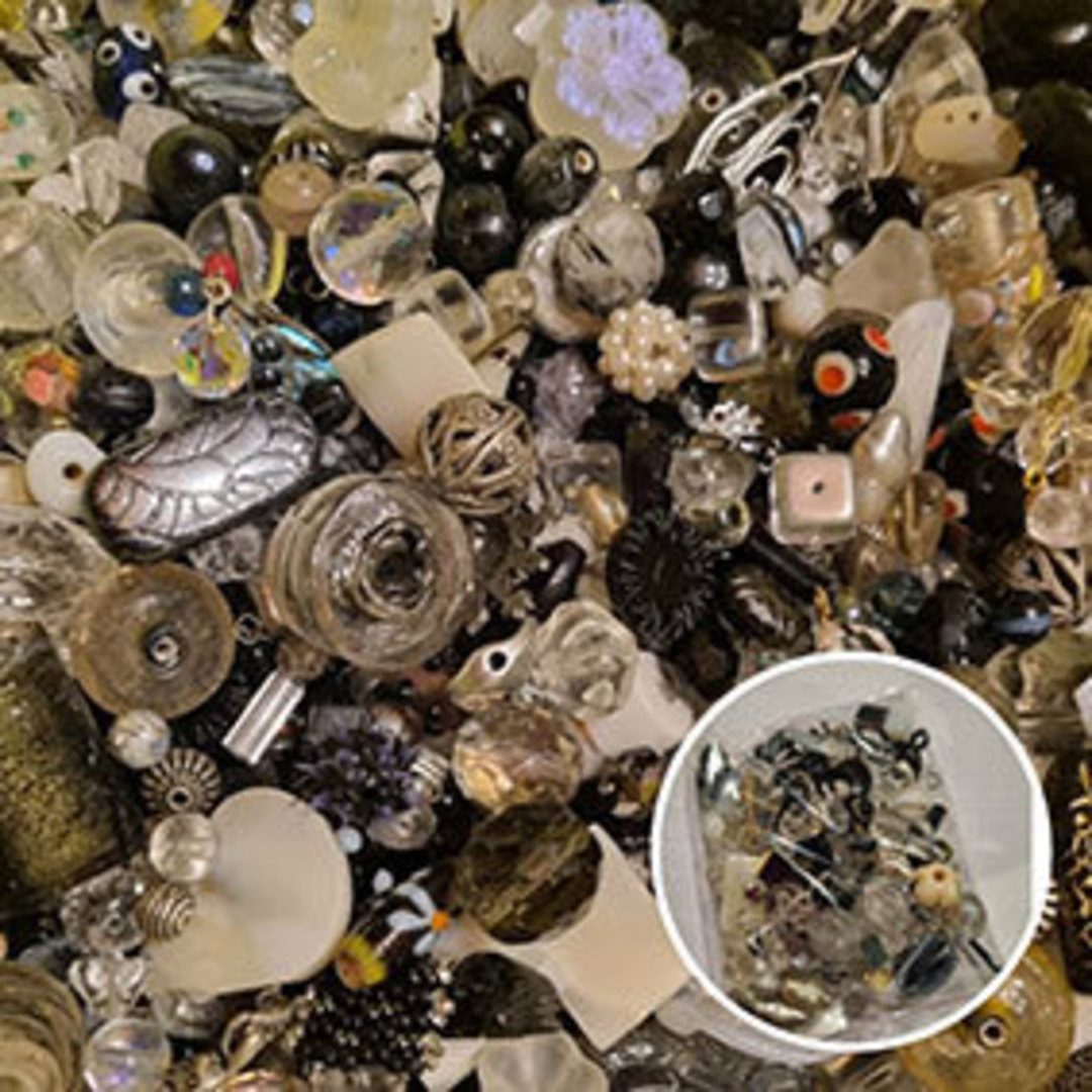 Queen Mum's Destash Glass Bead MIX  - Galaxy potpourri image 0