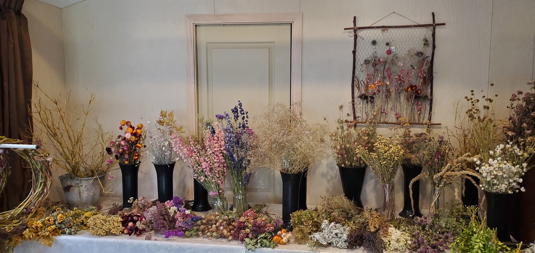Dried Flower Workshop  - Wreath image 8