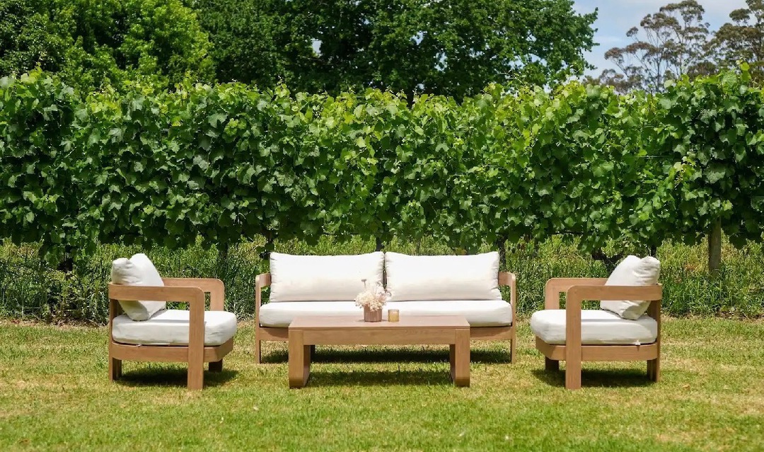 Lounge Furniture image 0