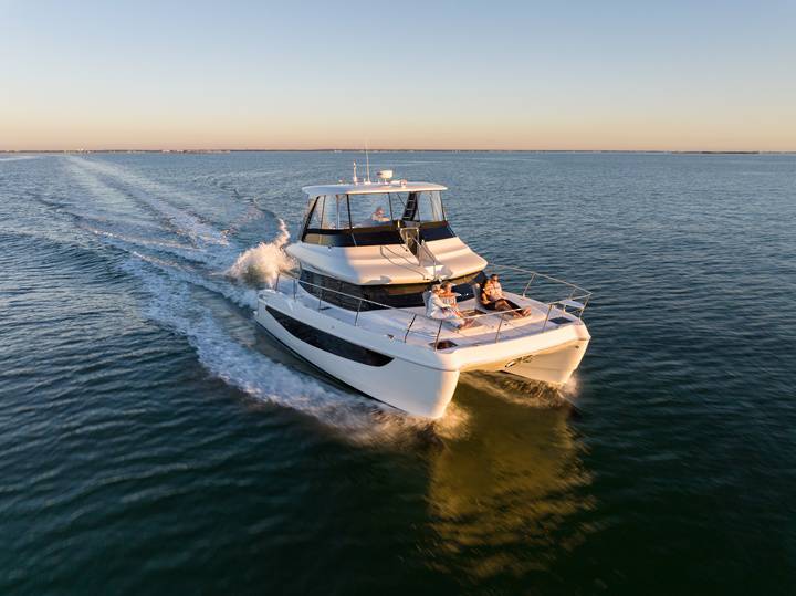 Aquila 42 Power Catamaran