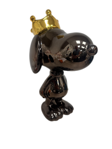 Snoopy in gold crown