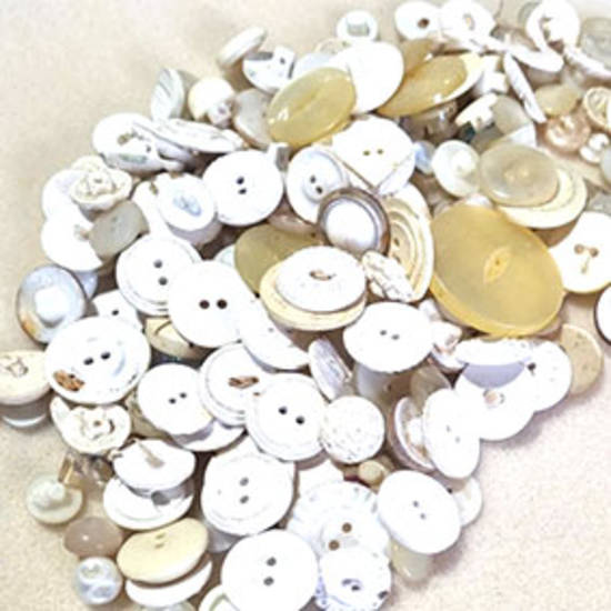 Queen Mum's Destash: Button Bonanza 3 - Fancy Whites (8mm - 24mm)