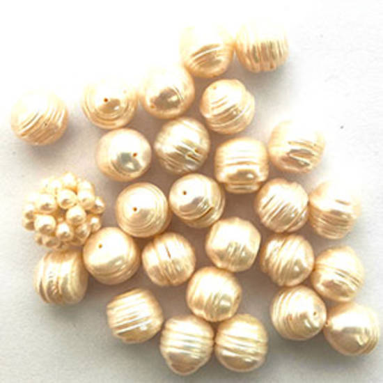 Queen Mum's Destash 47 - 10mm freshwater pearls (27)