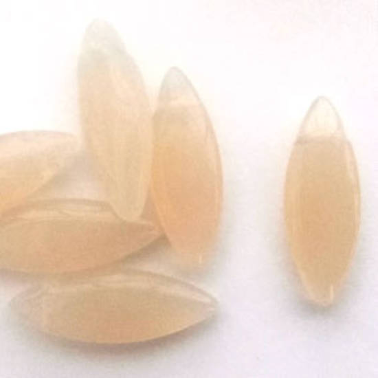 Spear Bead, 8mm x 24mm: Light Caramel