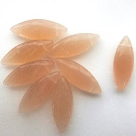 Spear Bead, 8mm x 24mm: Caramel